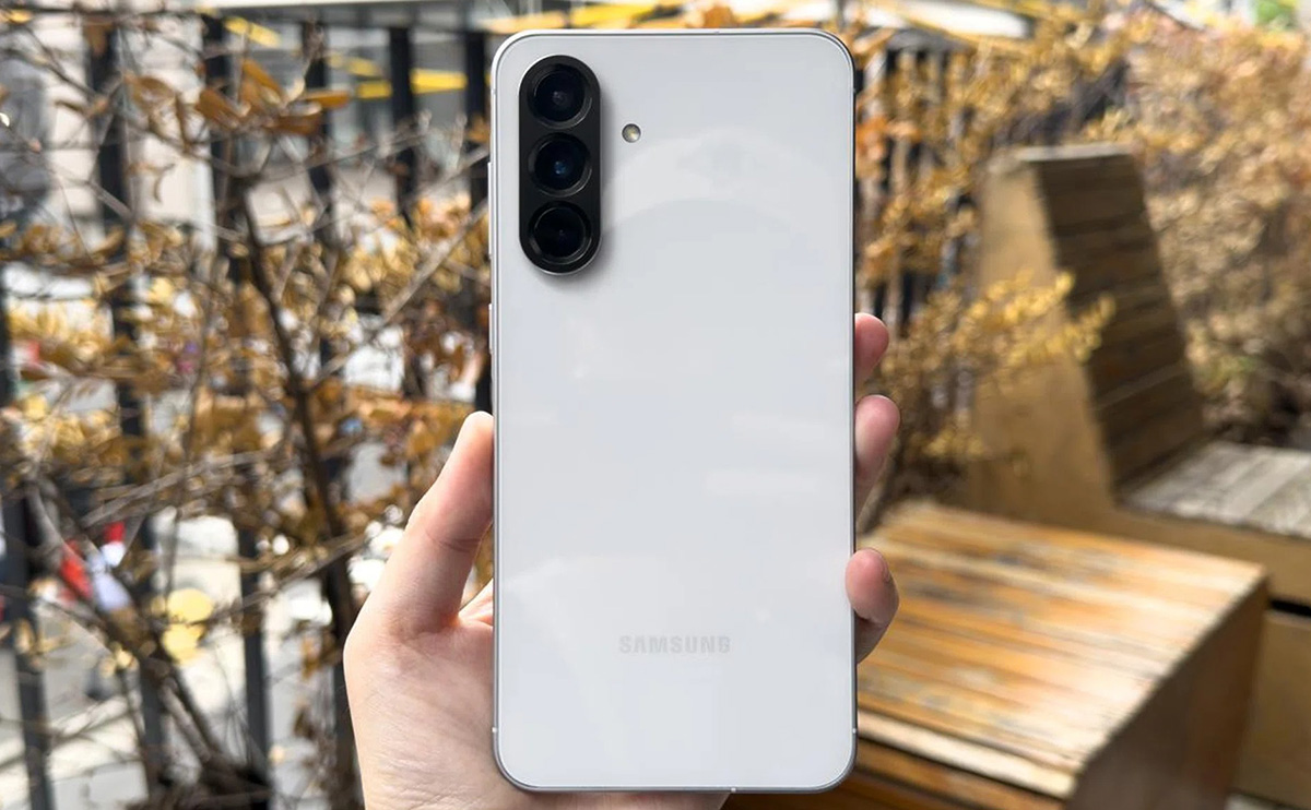 بررسی کامل Samsung Galaxy A56 5G — گزینه‌ای میانه‌رده اما قدرتمند برای کاربران کرمانی - پیکاو (3)