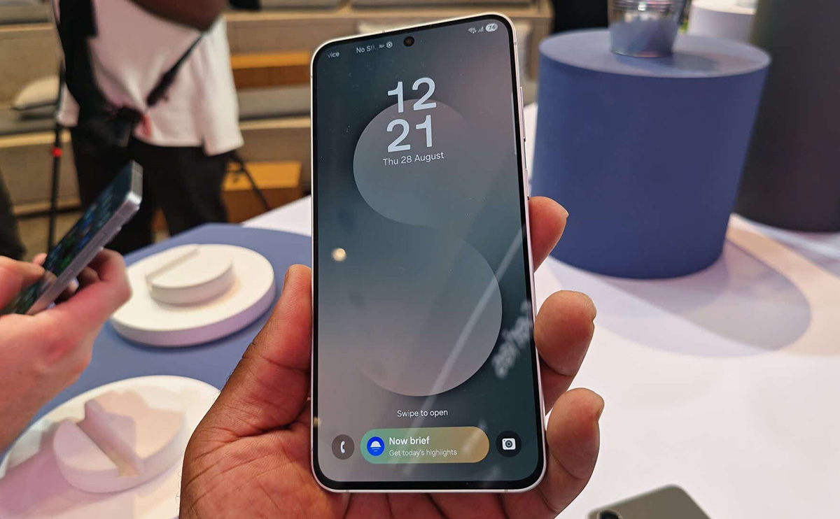 بررسی کامل گوشی Samsung Galaxy S25 FE 5G - پیکاو (4)
